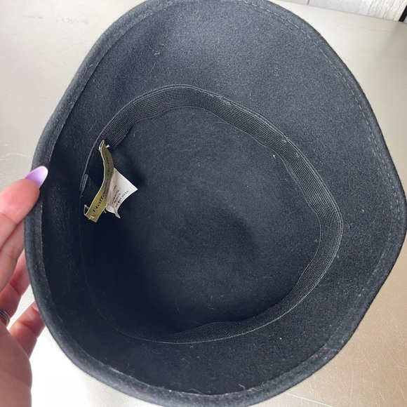 Raffaello Bettini Hat 100% Wool Italy Black With Floral Accent Gray Bluel